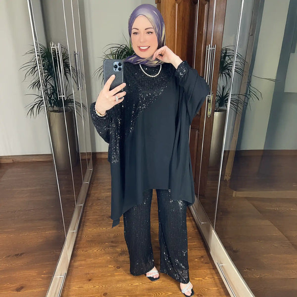 بنطلون أسود مزين بالترتر 
